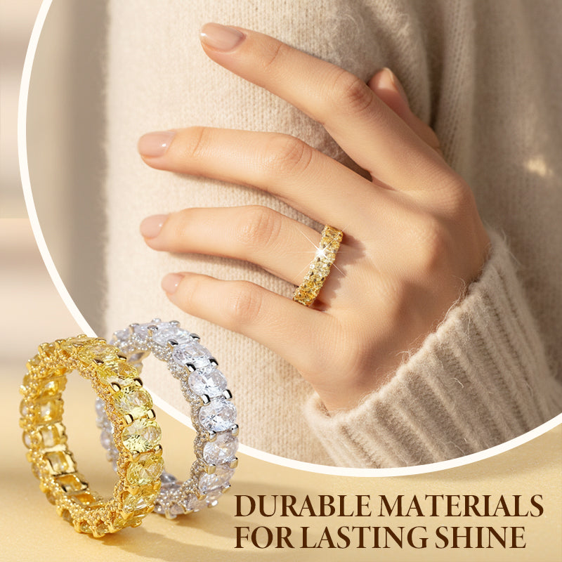 Modischer Mémoire-Ring mit glitzernden Zirkonia-Steinen