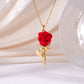 Elegante Halskette mit Anhänger in Form einer roten Rose