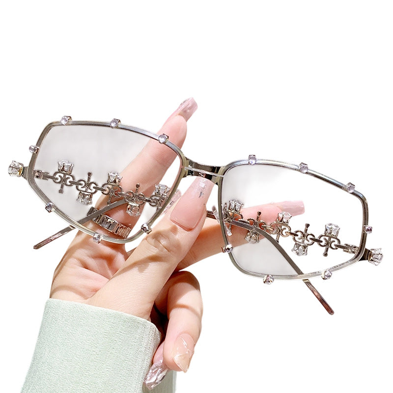 Schicke Damen-Sonnenbrille mit Strasssteinen