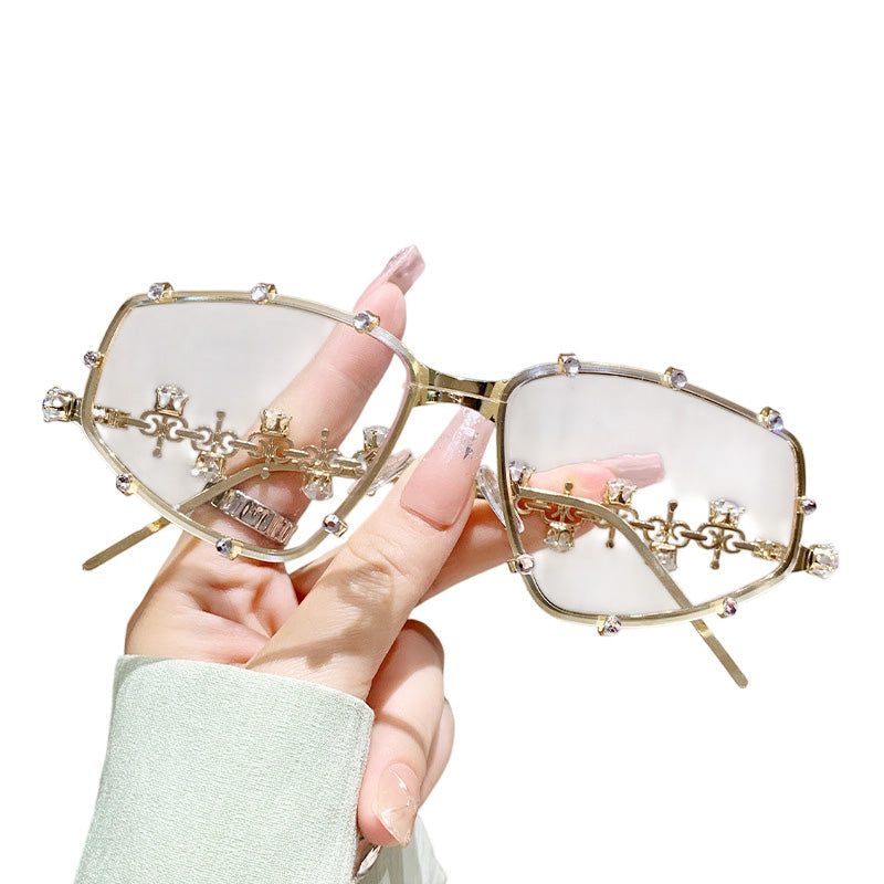 Schicke Damen-Sonnenbrille mit Strasssteinen